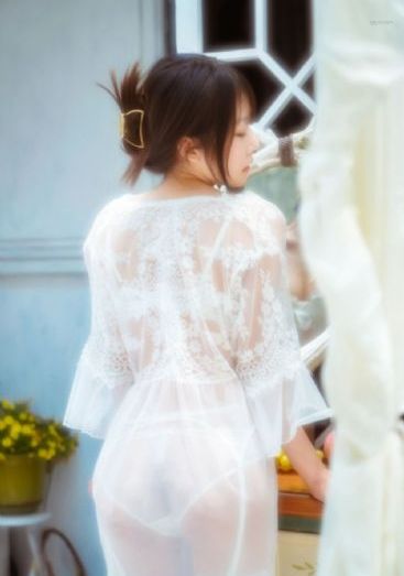 双胞胎姐妹齐上阵许多人物