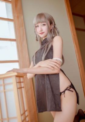25岁女高中生